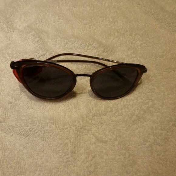 Pourquoi Pas: Abuja Sunglasses - Picture 1 of 6